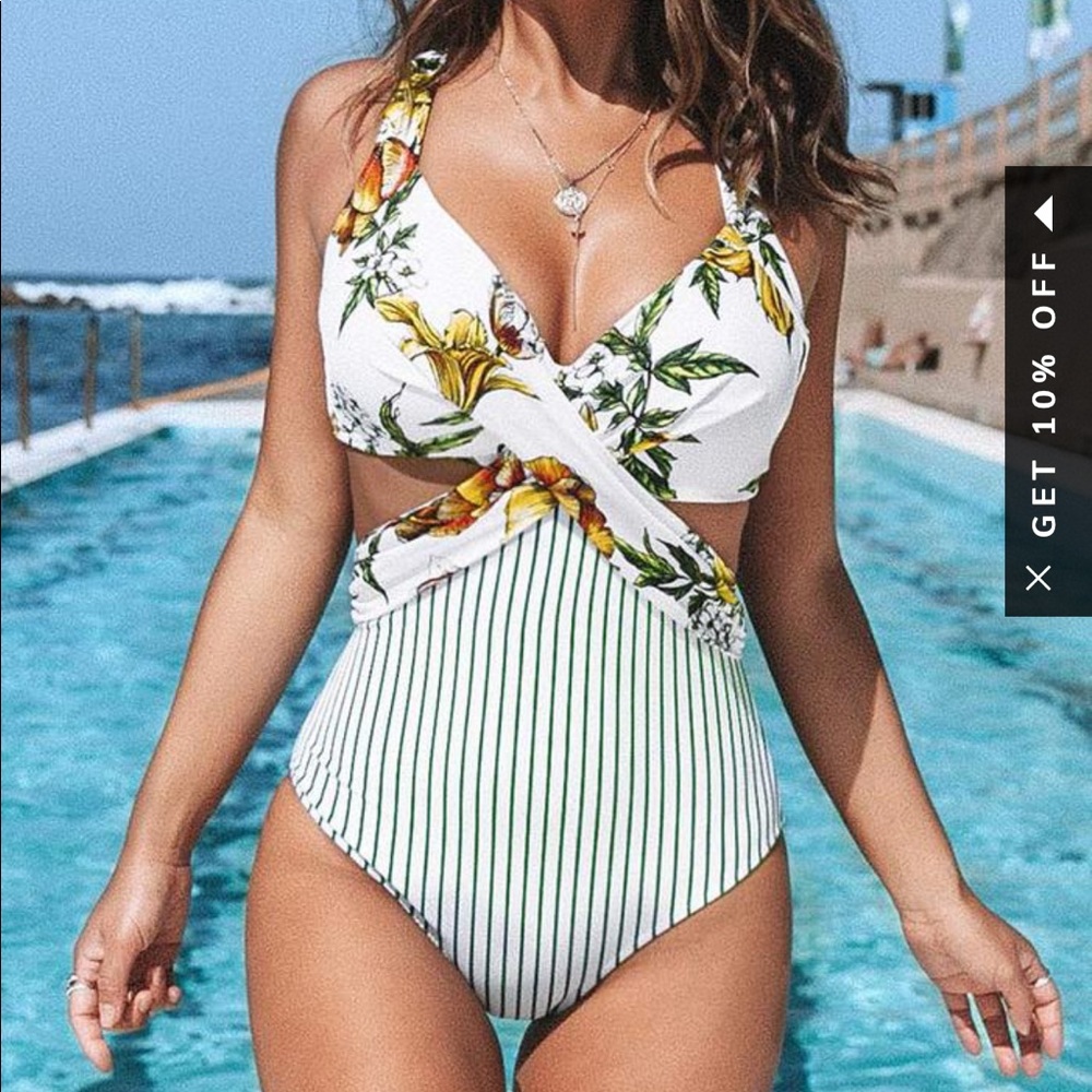 Cupshe - White floral striped one piece swimsuit